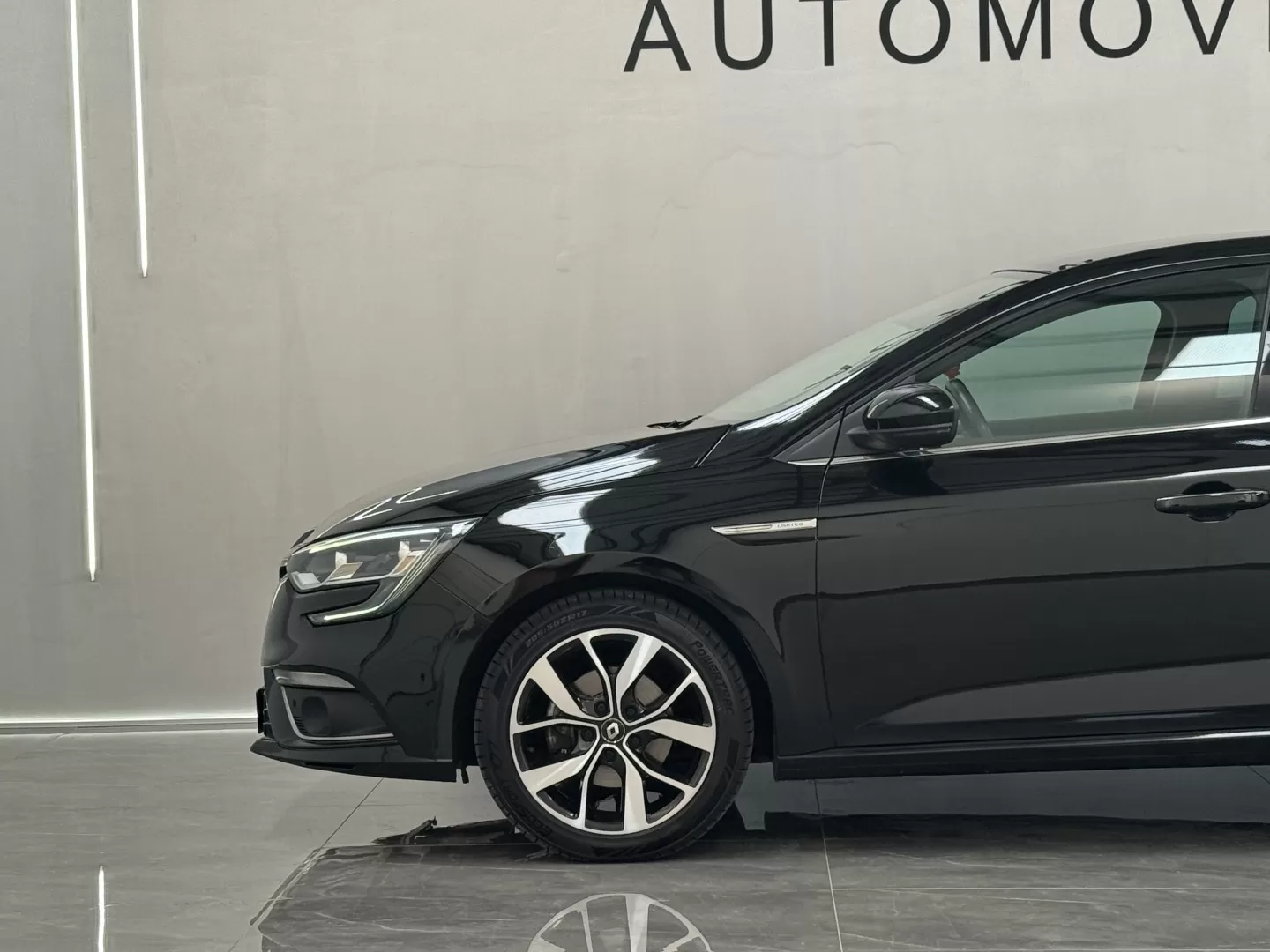 Renault Mégane 1.3 TCe Limited EDC - foto 4