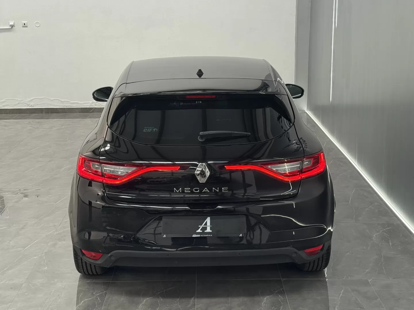 Renault Mégane 1.3 TCe Limited EDC - foto 8