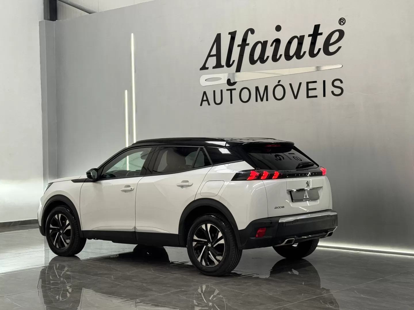 Peugeot 2008 1.2 Allure EAT8 - foto 3