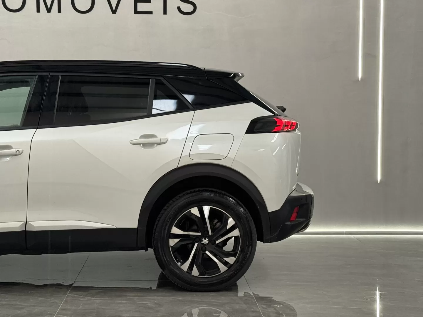 Peugeot 2008 1.2 Allure EAT8 - foto 6