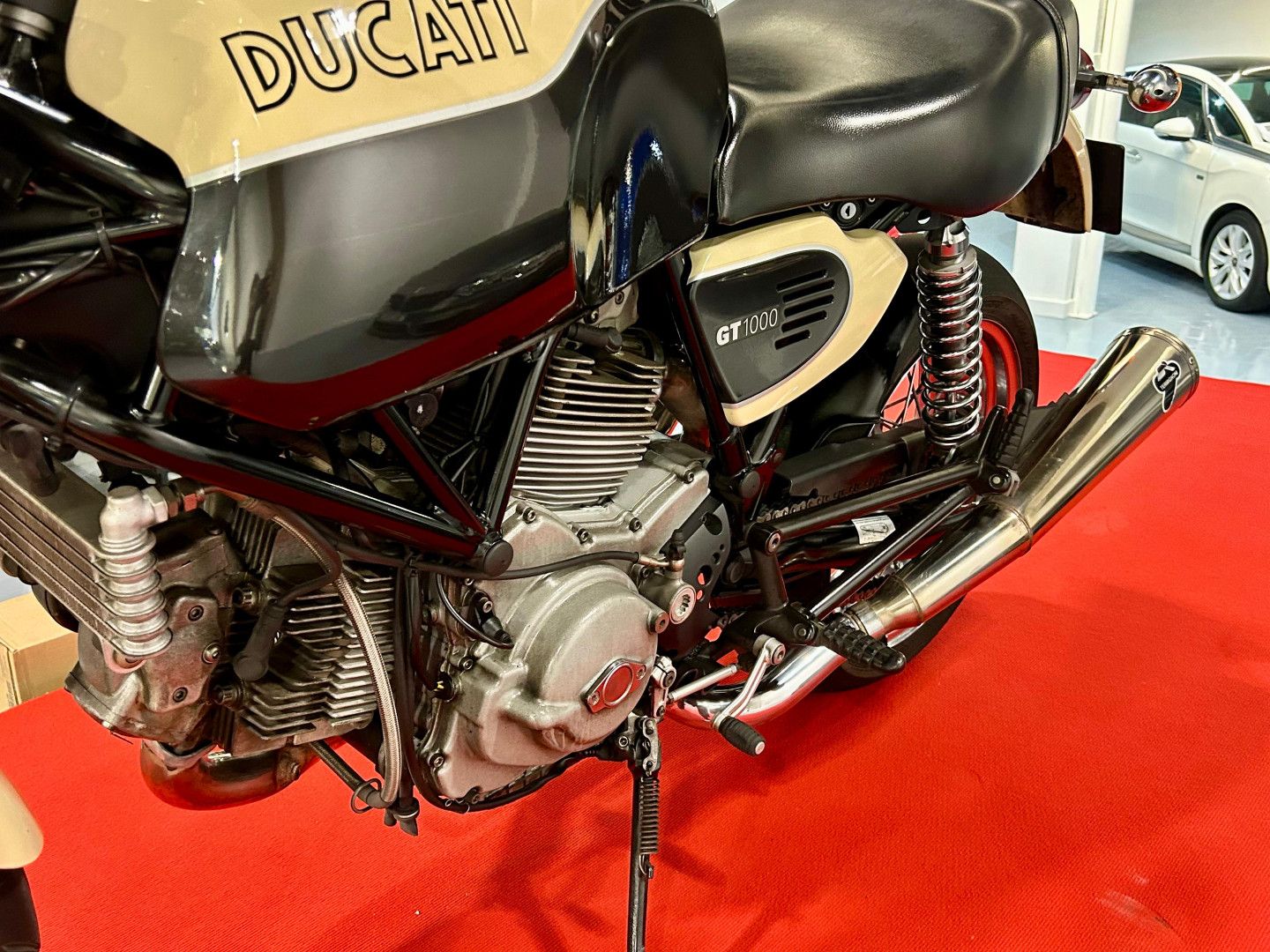 Ducati GT 1000 Sport Classic - foto 5