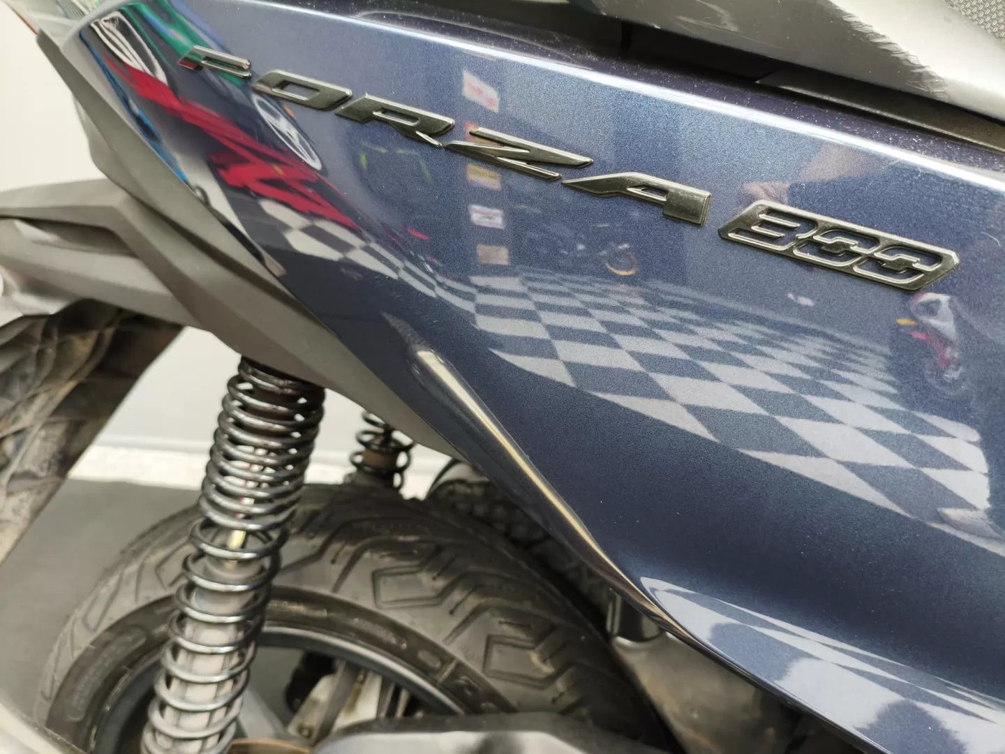 Honda Forza 300 - foto 6