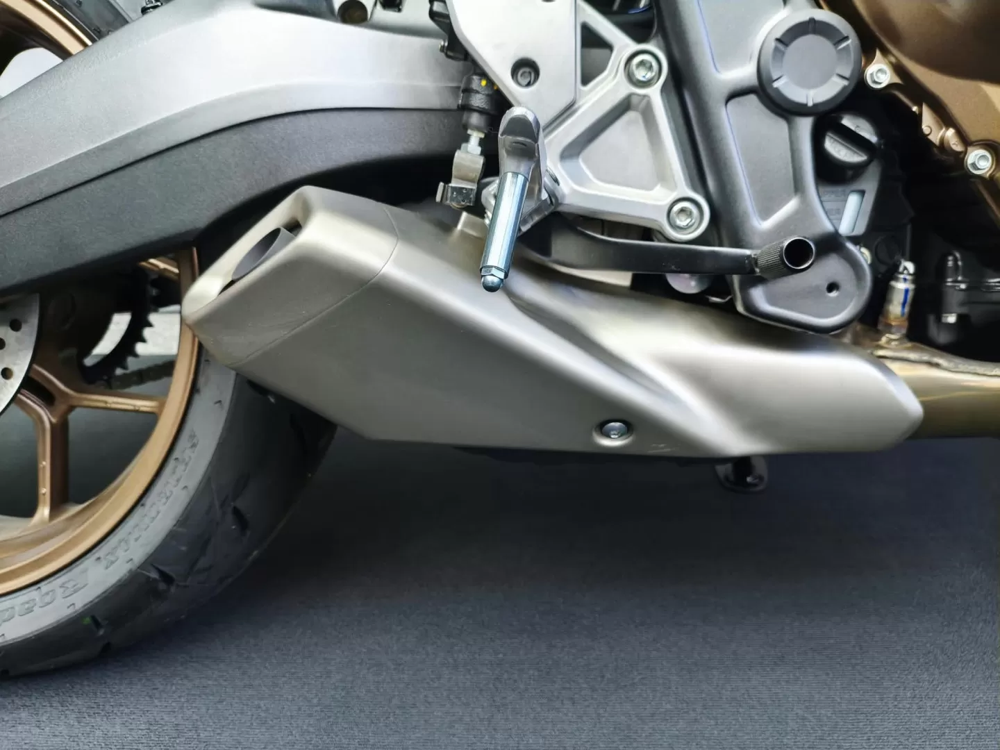 Honda CB 650R Eclutch - foto 6