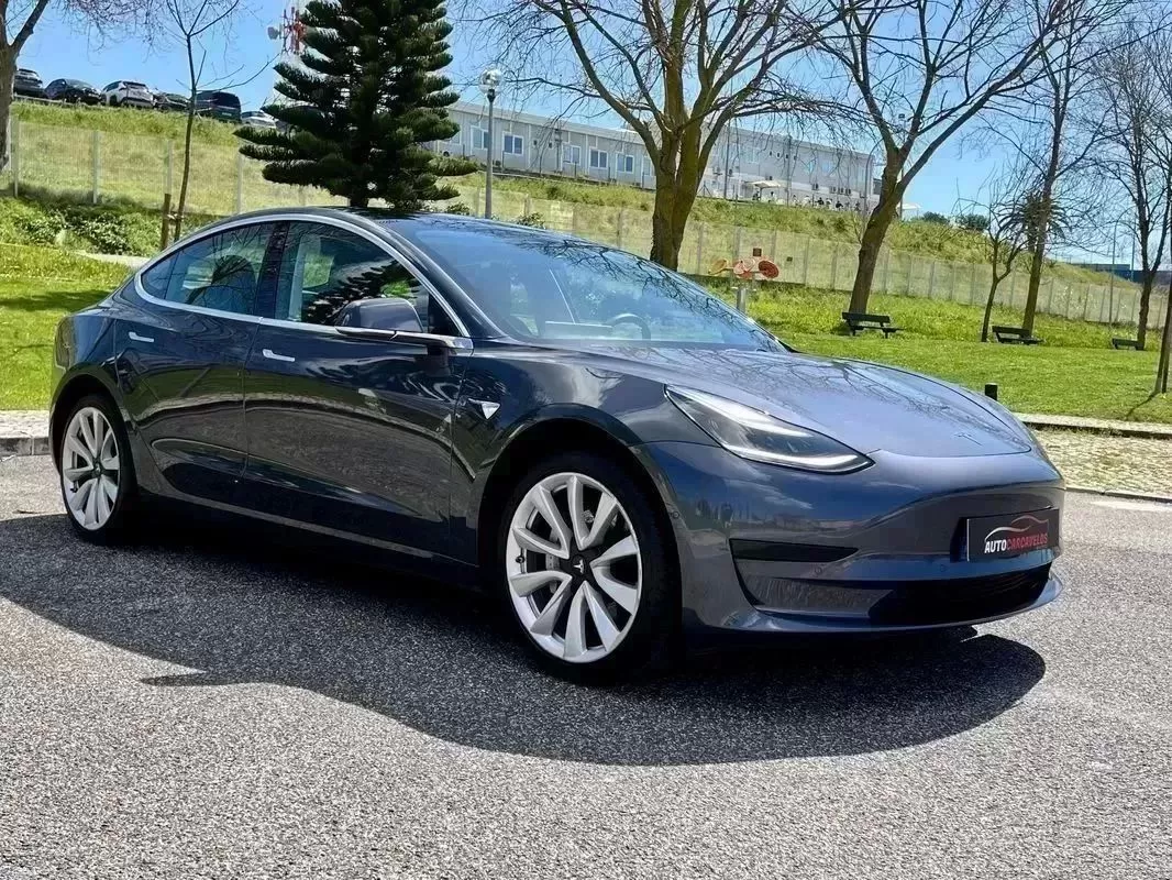 Tesla Model 3 - foto 4