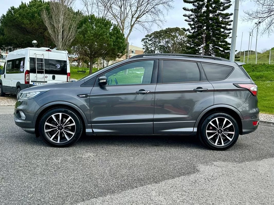 Ford Kuga 1.5 TDCi ST-Line Limited Edition - foto 5