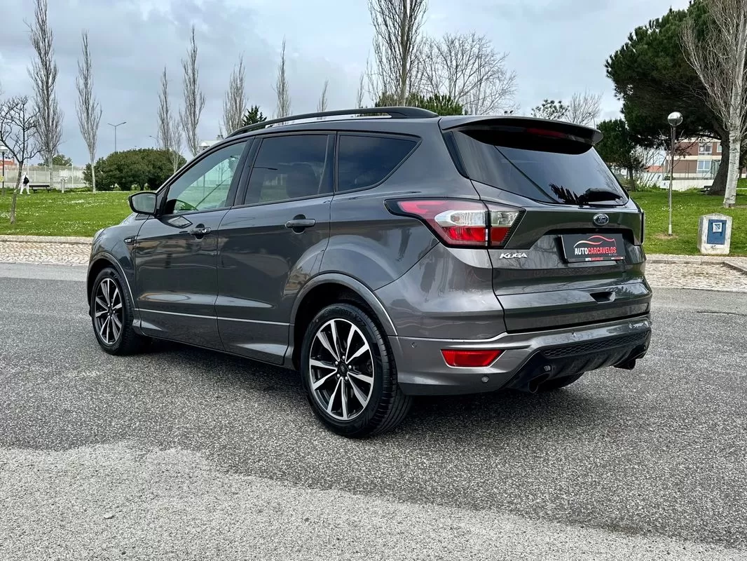 Ford Kuga 1.5 TDCi ST-Line Limited Edition - foto 6