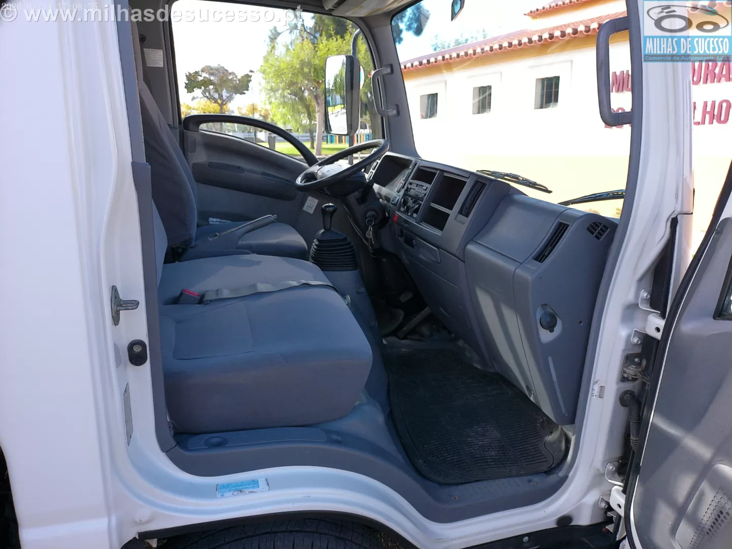 Isuzu Outro NLR 85 3.0 (ED5AYE E4) - foto 3
