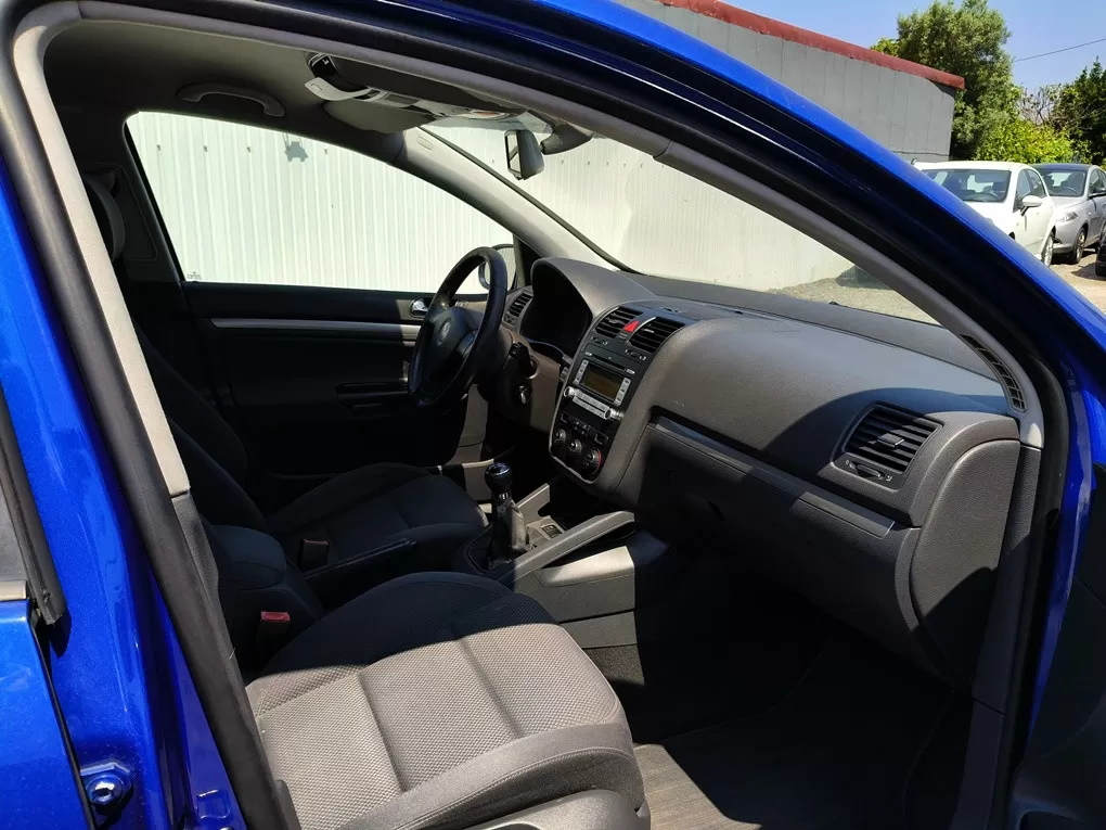 VW Golf 2.0 TDi Sport - foto 2