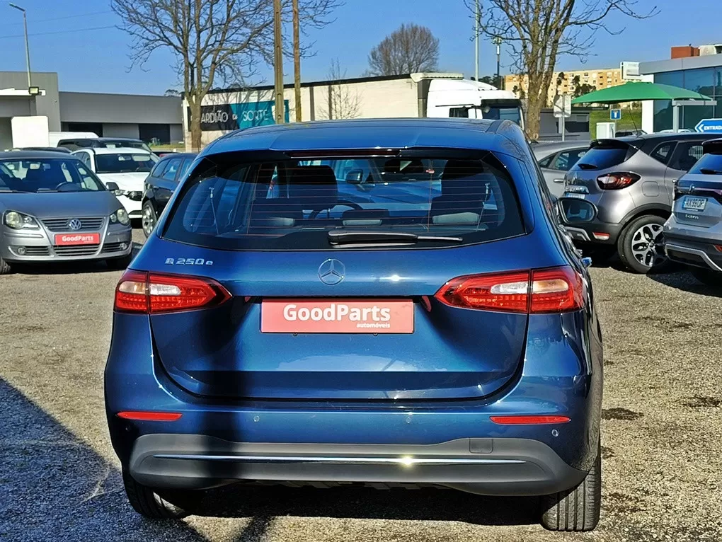 Mercedes-Benz B 250 e 8G-DCT Style - foto 7