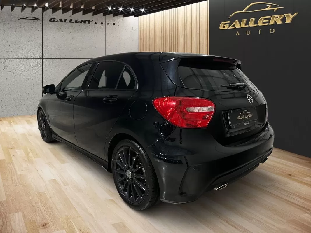 Mercedes-Benz A 180 d AMG Line - foto 4