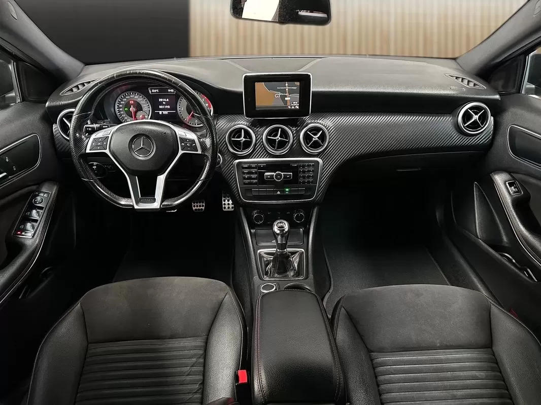 Mercedes-Benz A 180 d AMG Line - foto 8