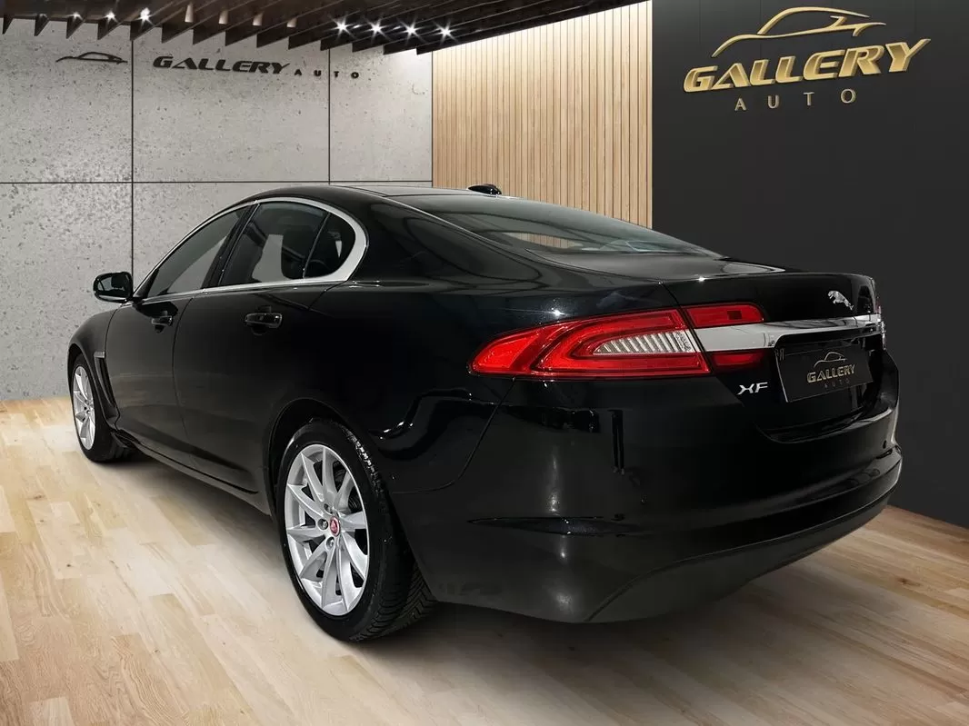 Jaguar XF 2.2 D Premium Luxury - foto 4