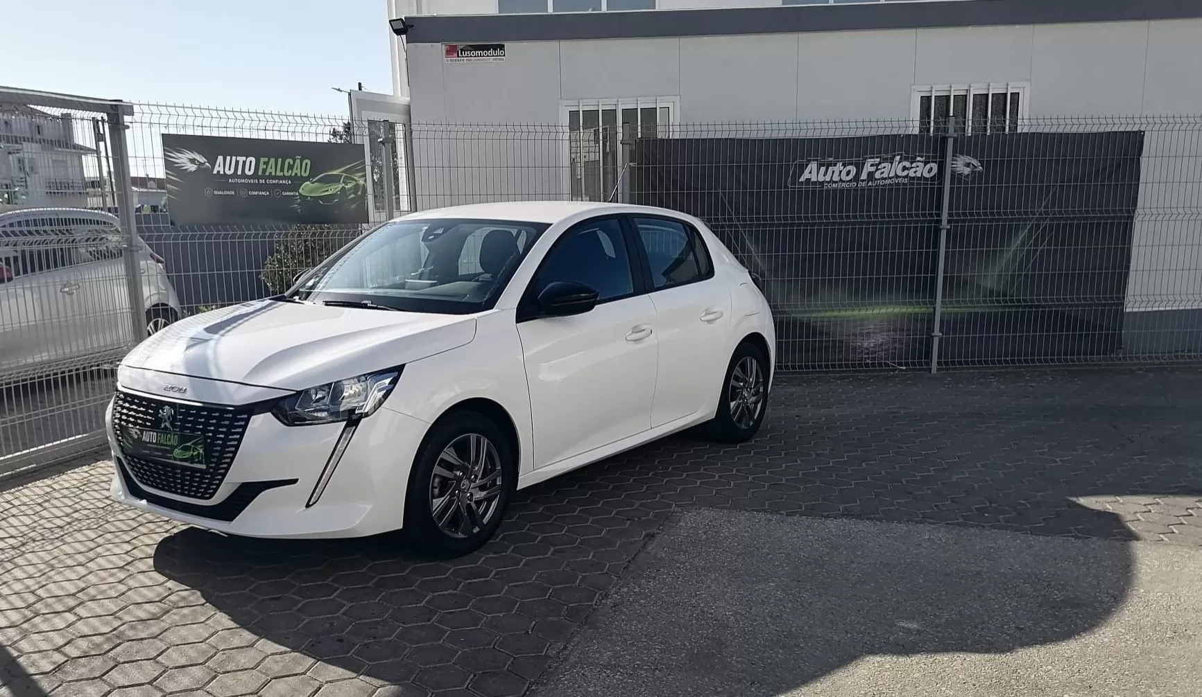 Peugeot 208 - foto 3