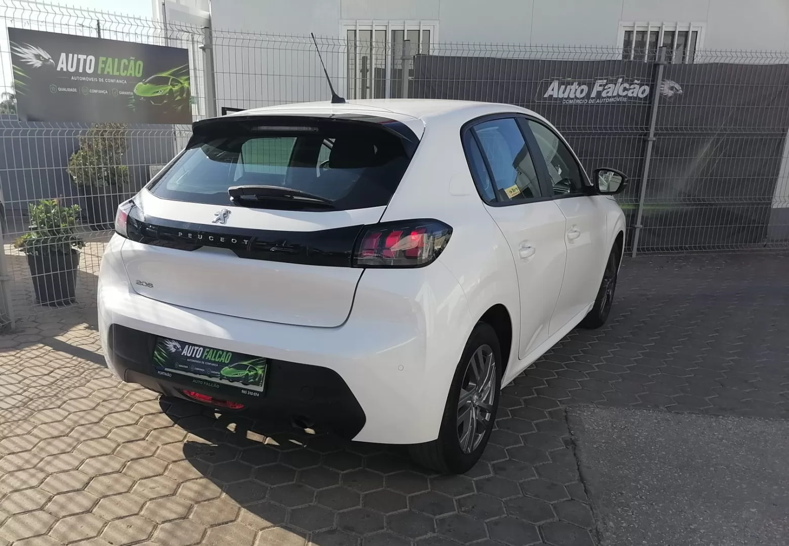 Peugeot 208 - foto 8