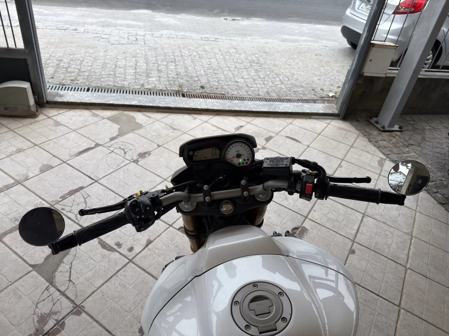 Yamaha FZ 8 - foto 7