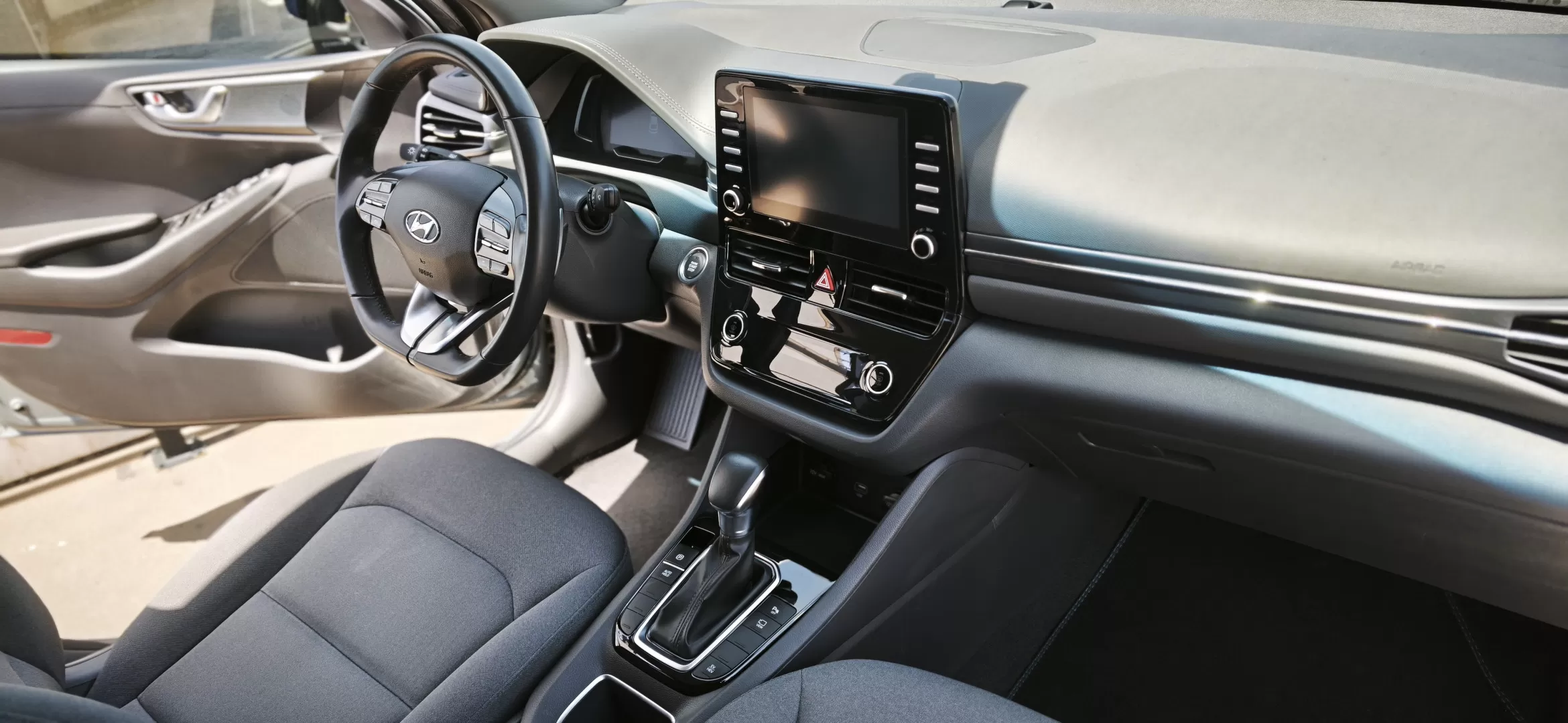 Hyundai IONIQ 1.6 GDI PHEV Pack Plus - foto 8