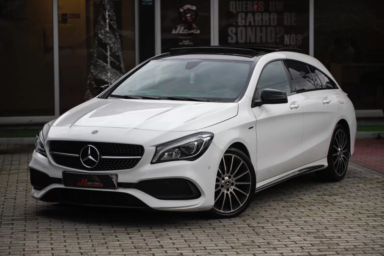 Mercedes-Benz CLA 200 d Shooting Brake AMG Line Aut. - foto 2