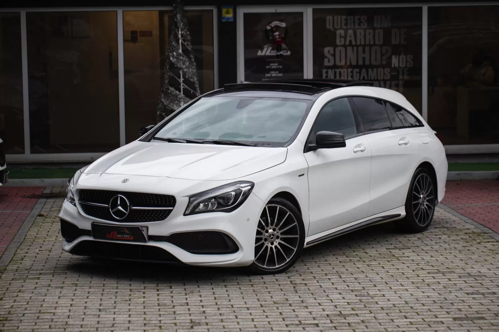 Mercedes-Benz CLA 200 d Shooting Brake AMG Line Aut. - foto 4