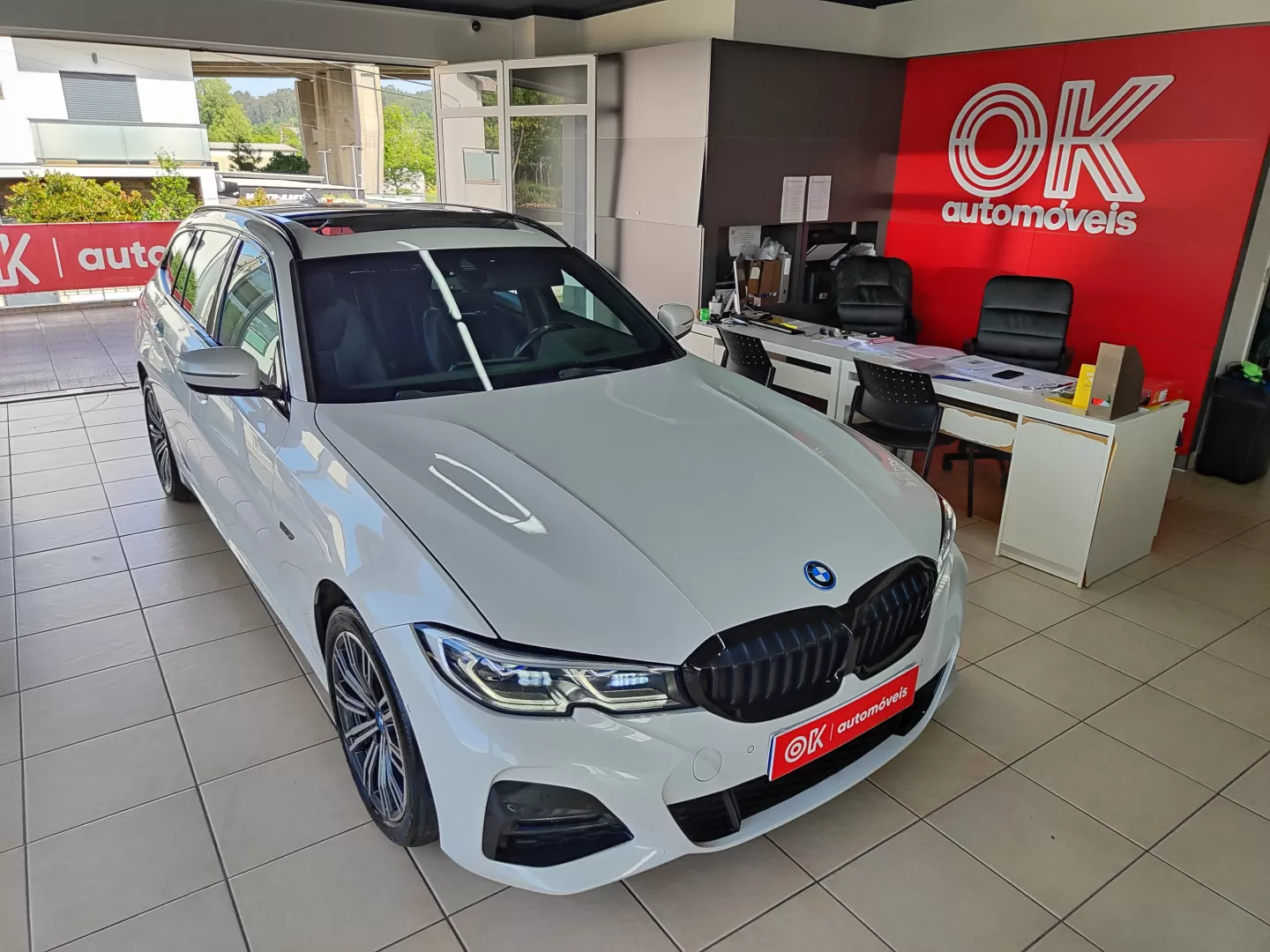 BMW 330e Pack M - foto 2