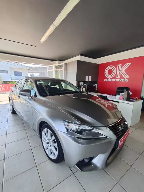 Lexus IS 300H Executive+ - foto 2
