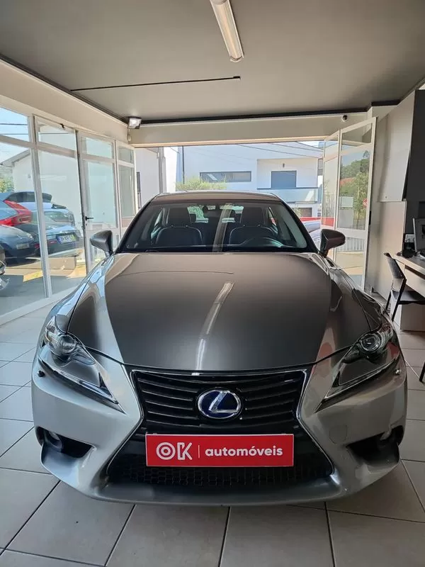 Lexus IS 300H Executive+ - foto 3