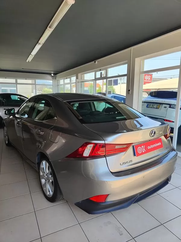 Lexus IS 300H Executive+ - foto 7