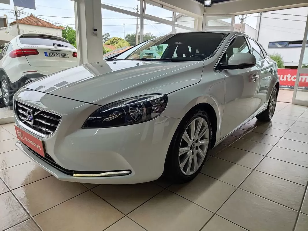 Volvo V40  D2 Momentum - foto 7