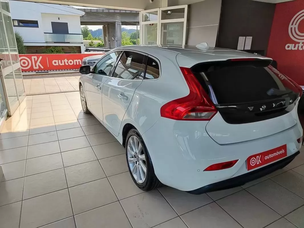 Volvo V40 1.6 D2 Momentum - foto 7