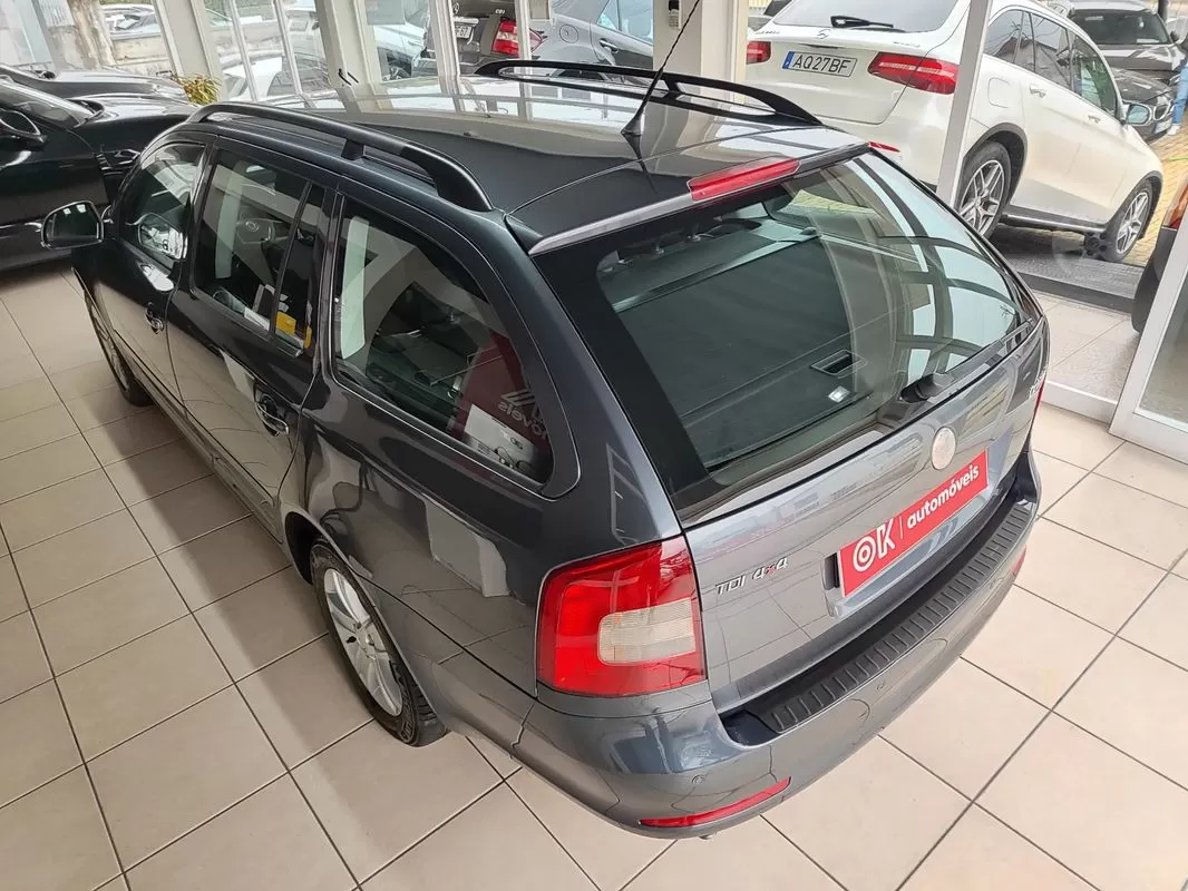 Skoda Octavia Break 1.9 TDi 4x4 - foto 8