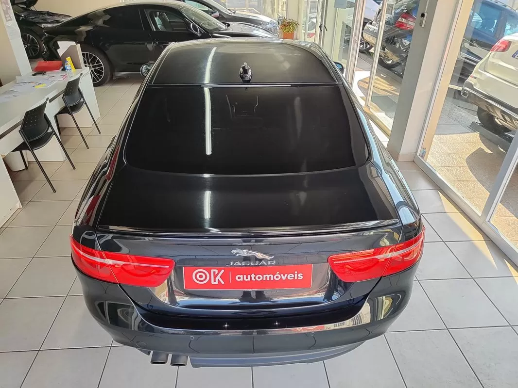 Jaguar XE - foto 2