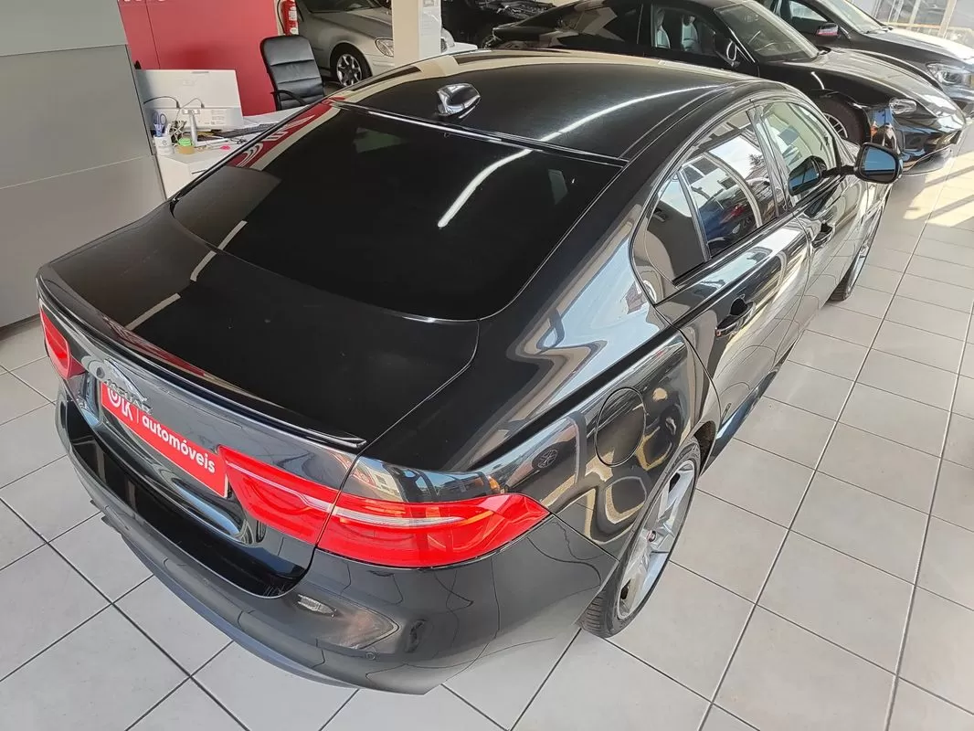 Jaguar XE - foto 4