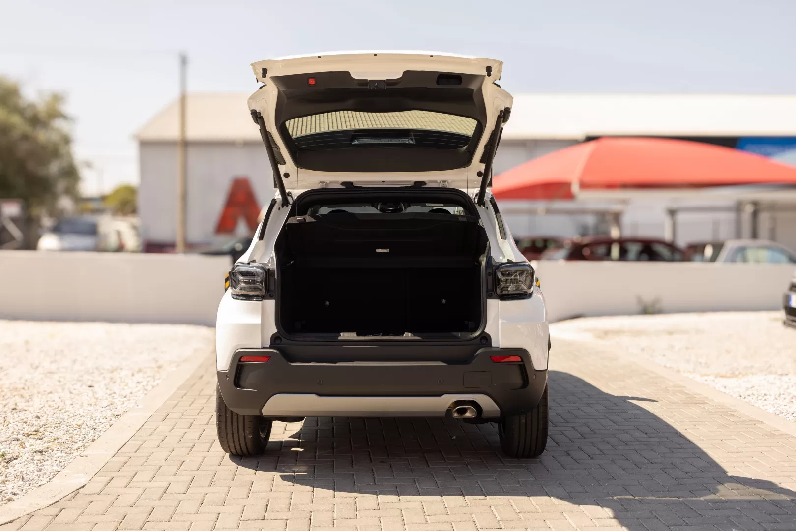 Jeep Avenger 1.2 e-Hybrid Altitude DCT - foto 3