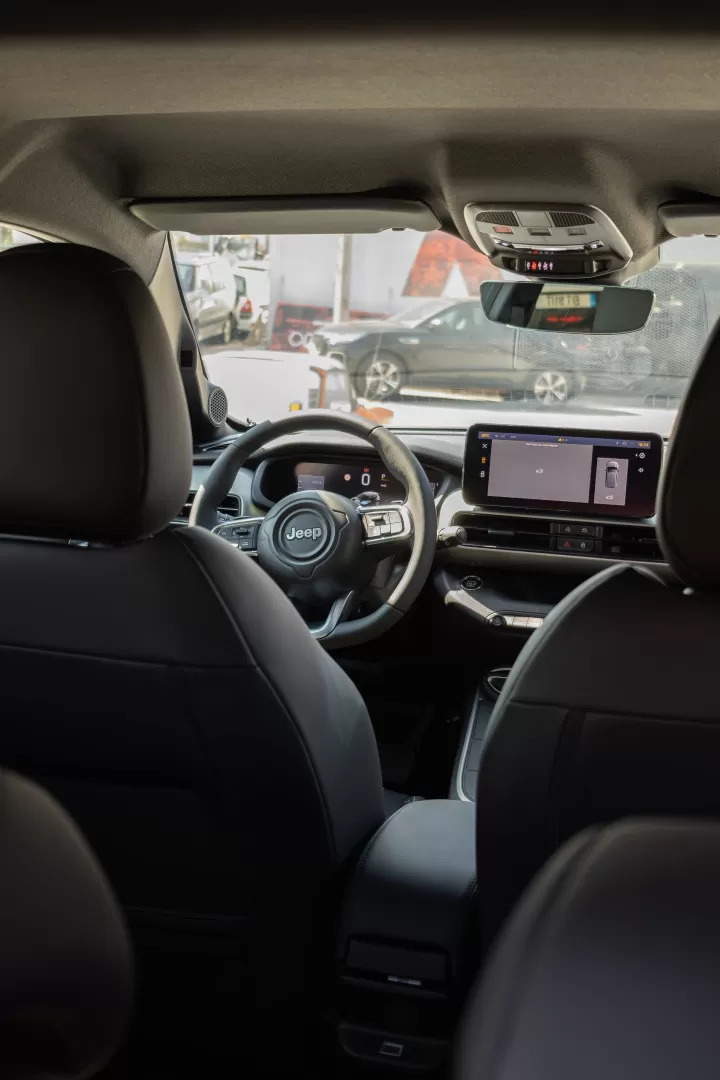 Jeep Avenger 1.2 e-Hybrid Altitude DCT - foto 8