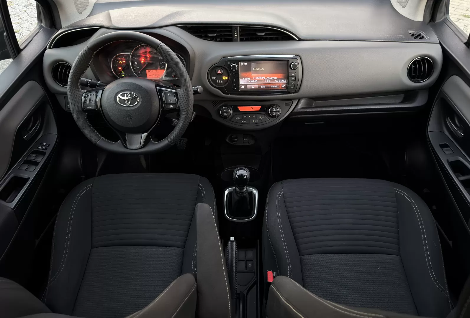 Toyota Yaris 1.4 D-4D Comfort+P.Style - foto 7