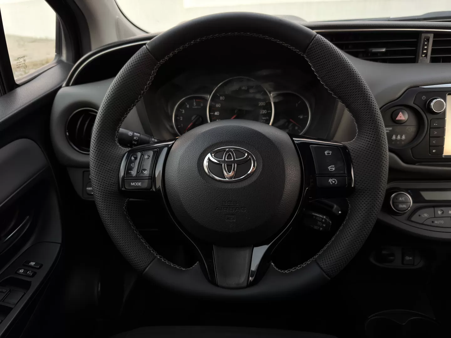Toyota Yaris 1.4 D-4D Comfort+P.Style - foto 8