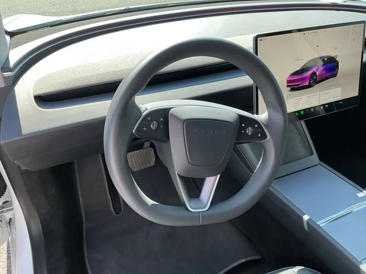 Tesla Model 3 Standard Range - foto 4