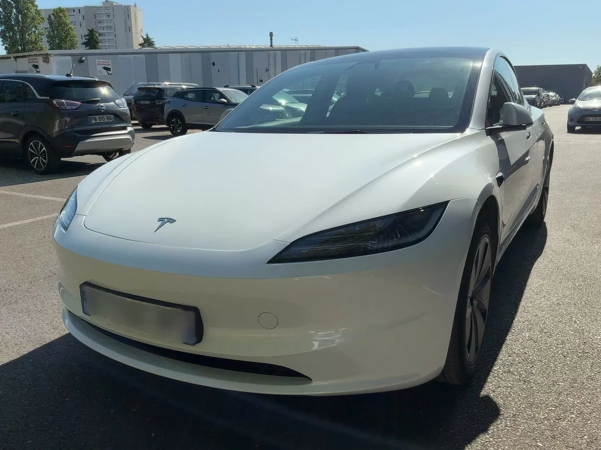 Tesla Model 3 Standard Range - foto 3