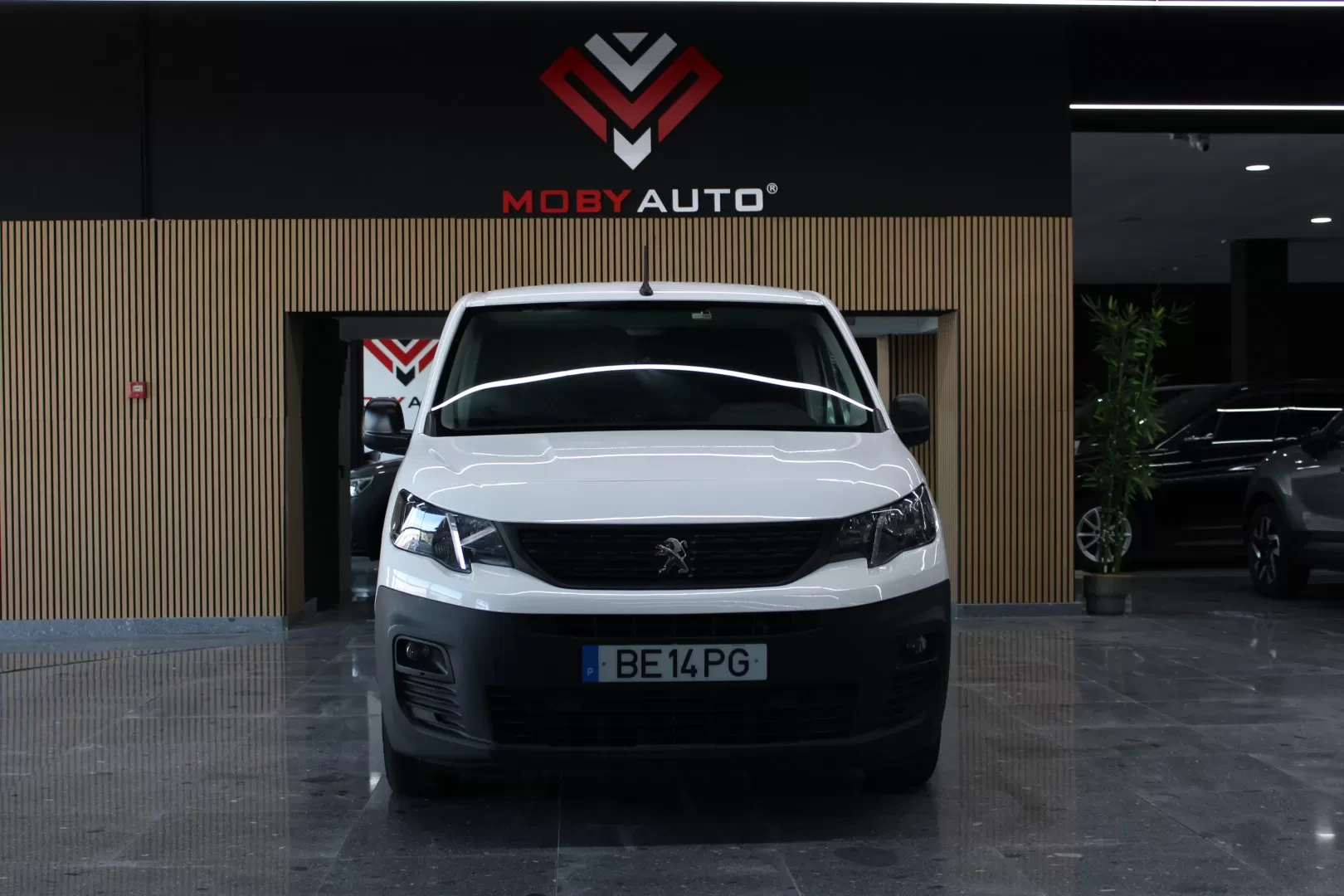 Peugeot  Partner 1.5 BlueHDi Pro Standard - foto 2