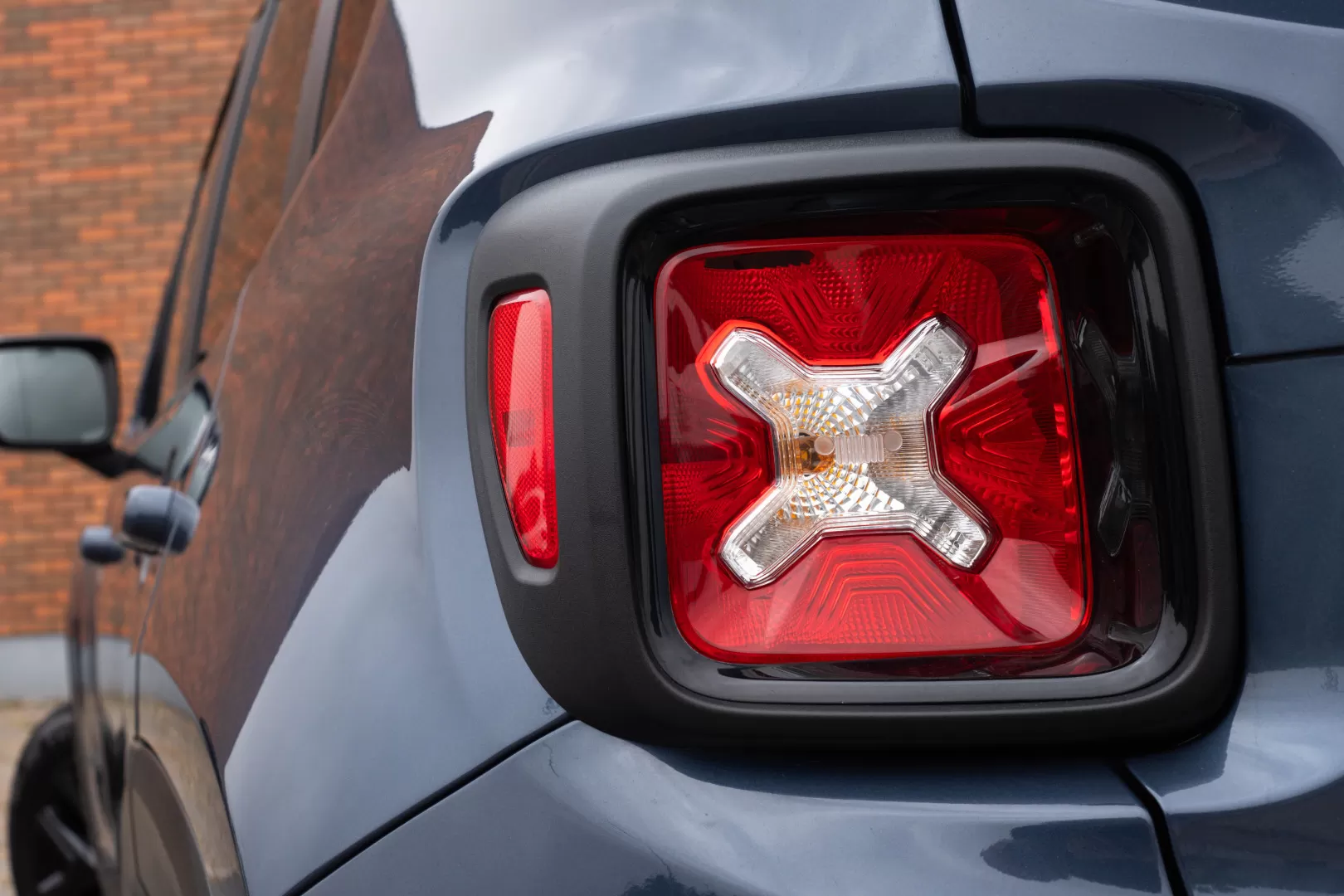 Jeep Renegade 1.6 MJD Night Eagle - foto 7