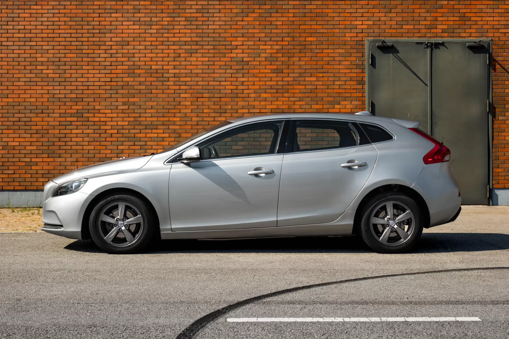 Volvo V40 1.6 D2 R-Design Momentum - foto 2