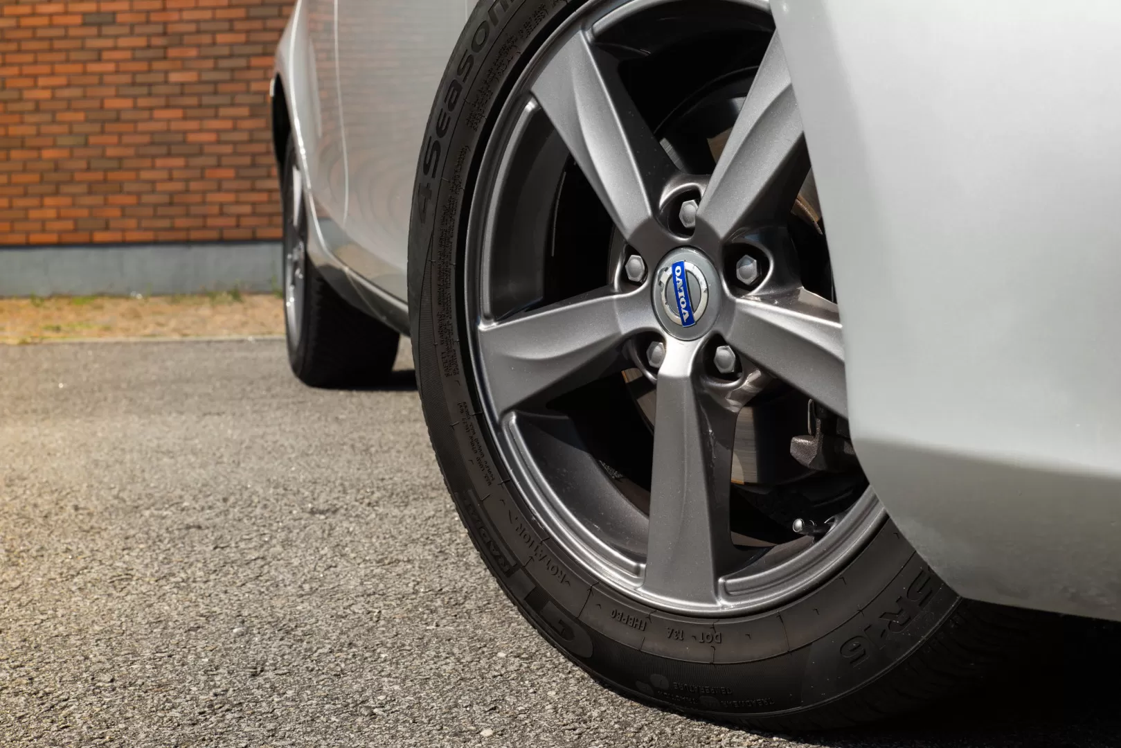 Volvo V40 1.6 D2 R-Design Momentum - foto 6