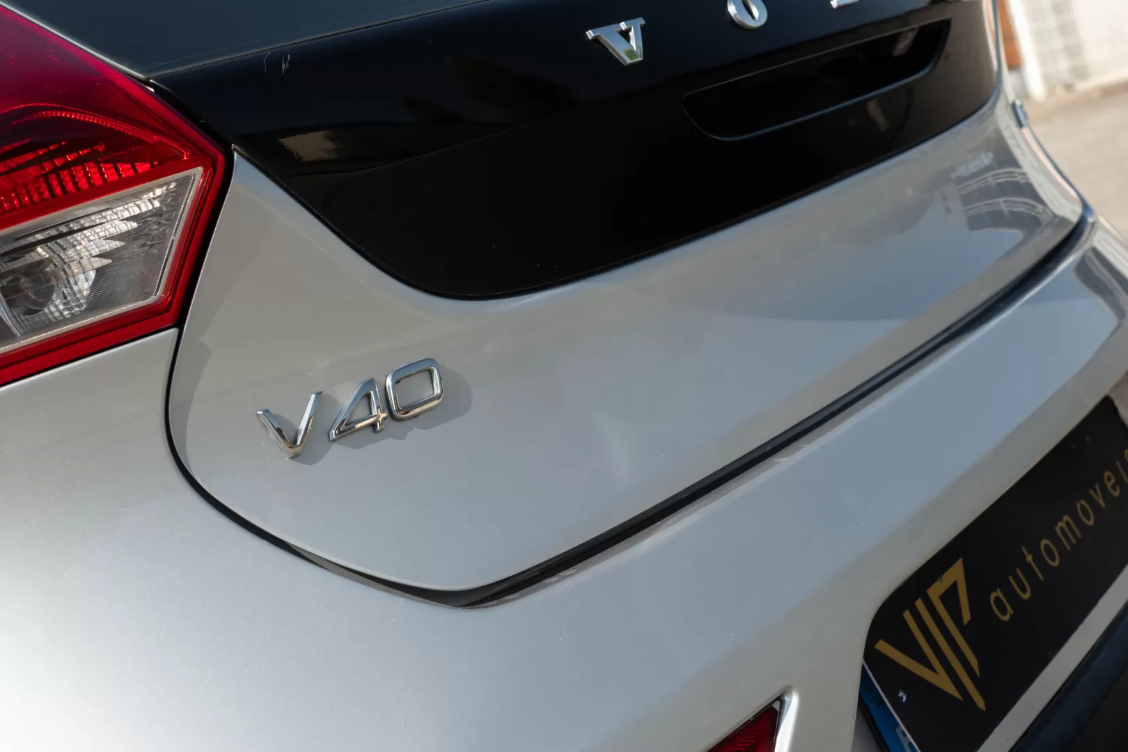 Volvo V40 1.6 D2 R-Design Momentum - foto 4
