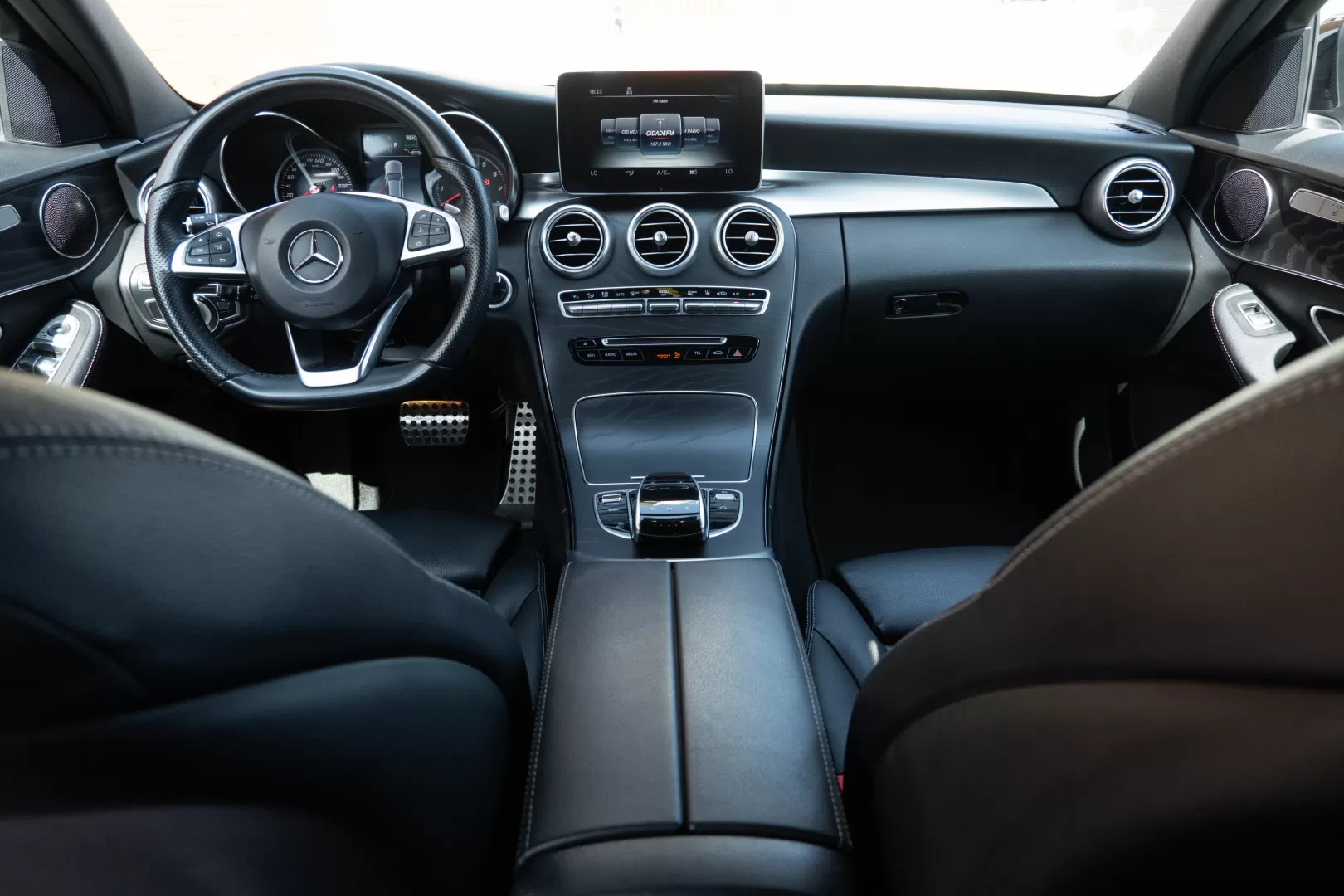 Mercedes-Benz C 350 e AMG - foto 7