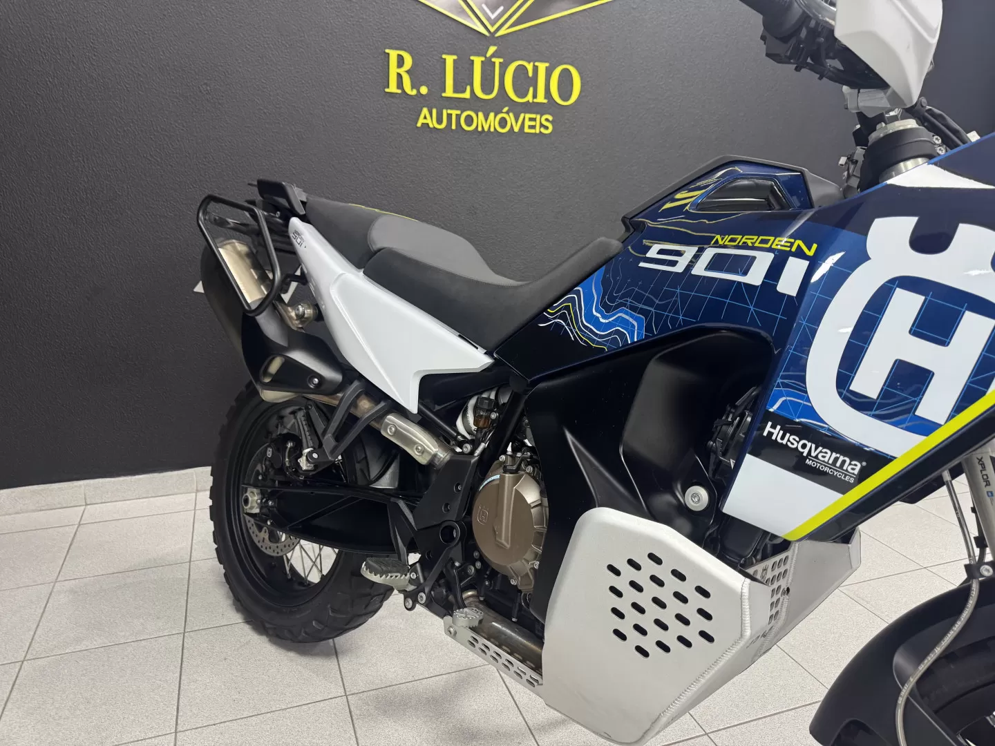 Husqvarna Norden 901 Expedition - foto 8
