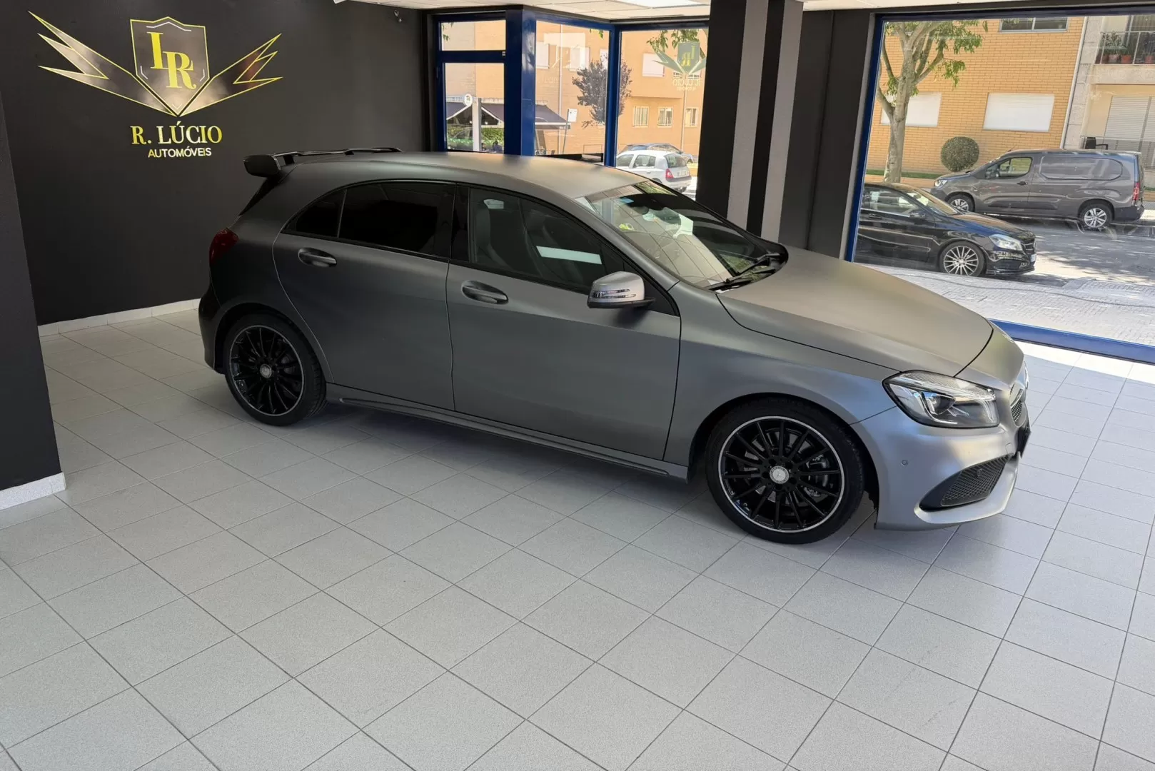 Mercedes-Benz A 220 d AMG Line Aut. - foto 6