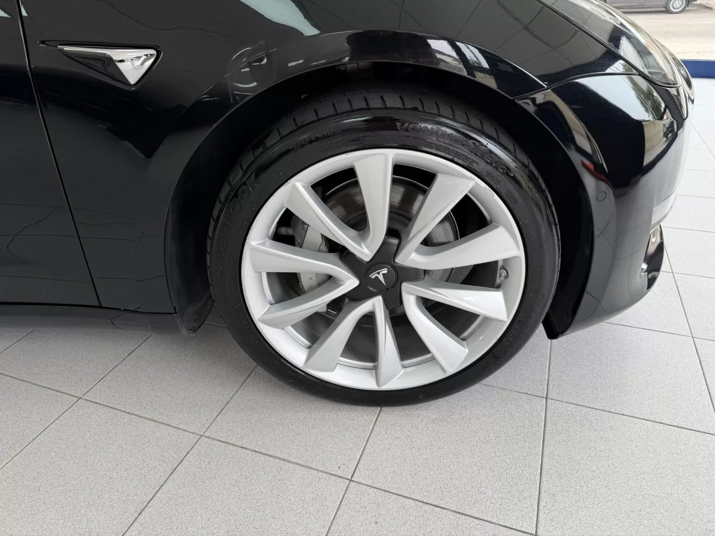 Tesla Model 3 DUAL MOTOR LONG RANGE - foto 4