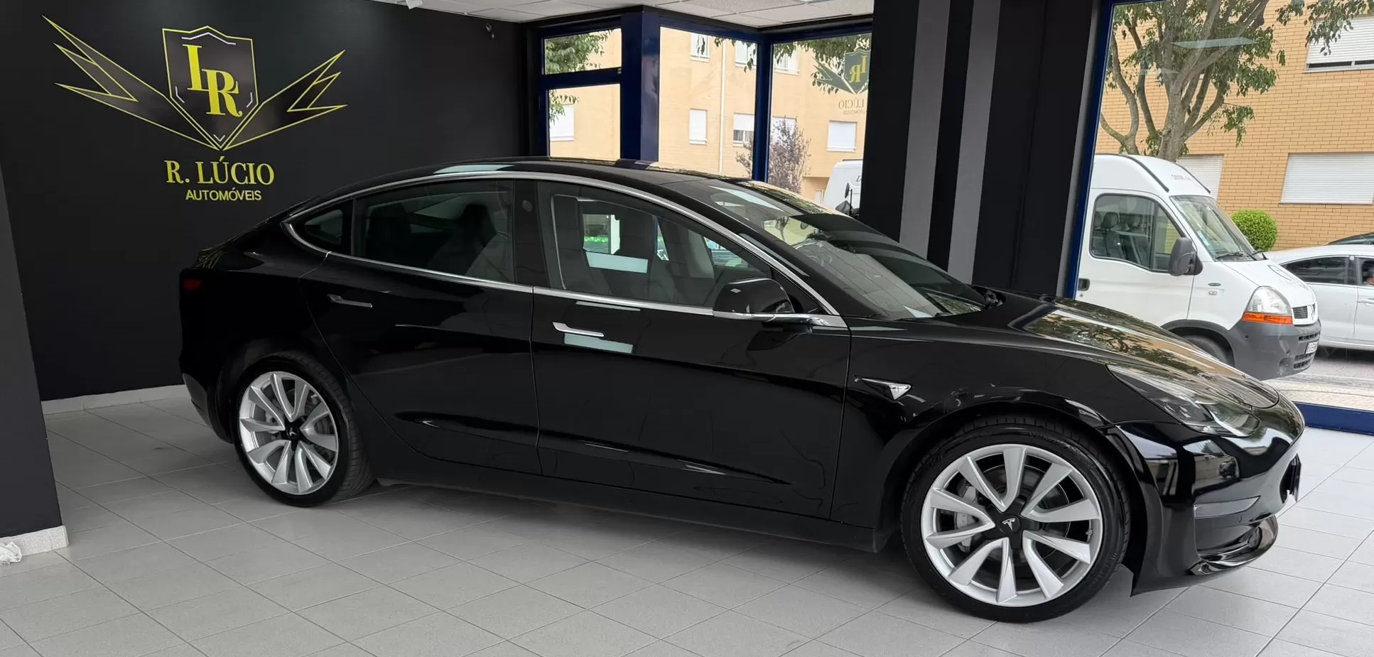 Tesla Model 3 DUAL MOTOR LONG RANGE - foto 7