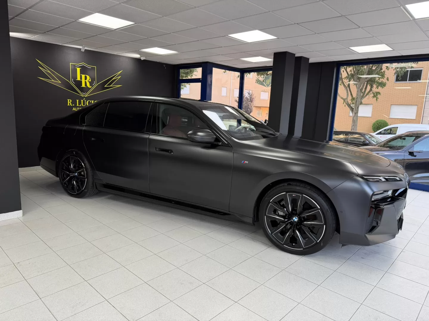 BMW i7 eDrive50 Pack Desportivo M - foto 3