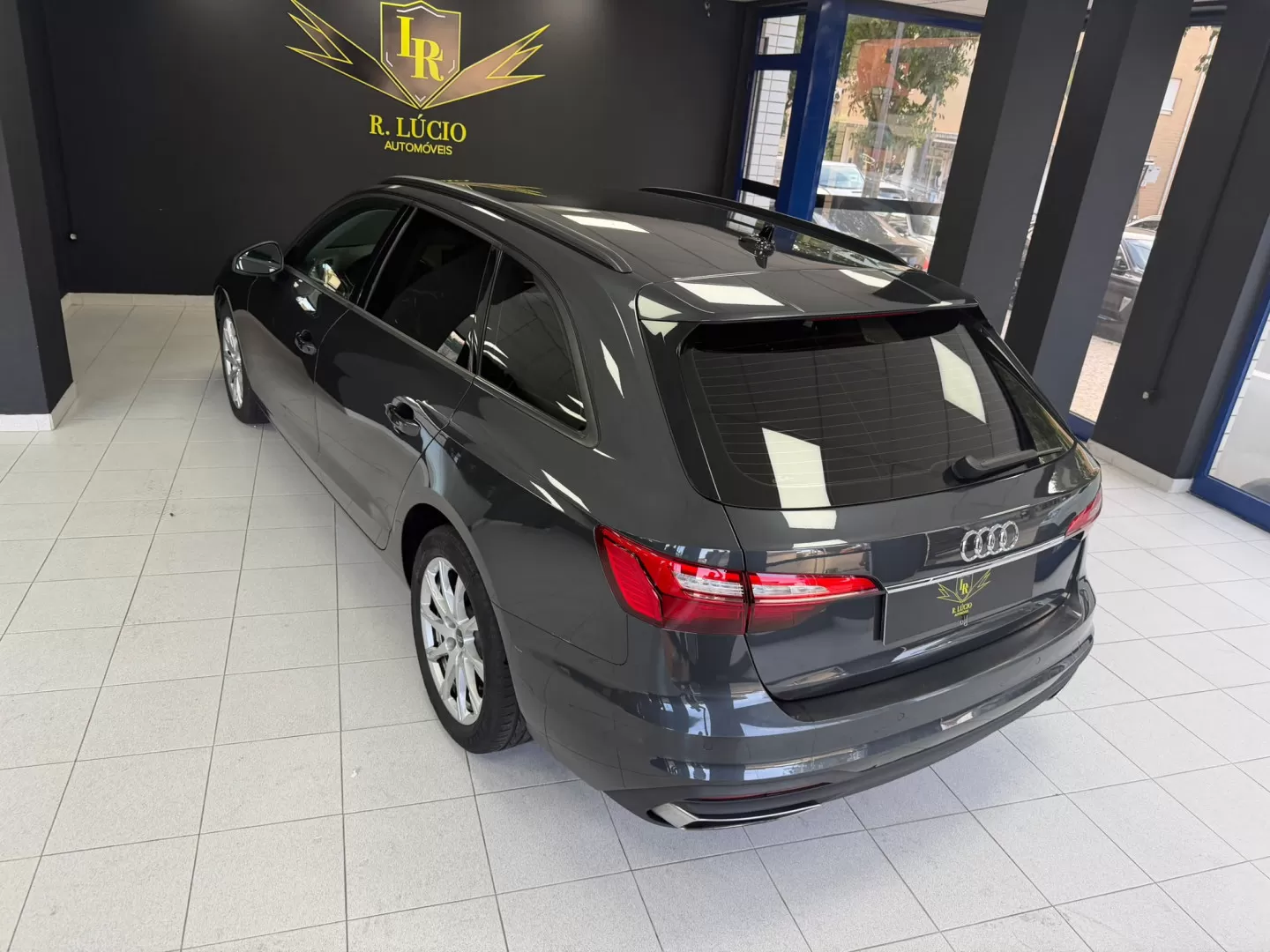 Audi A4 Avant 30 TDI Advanced S tronic - foto 6
