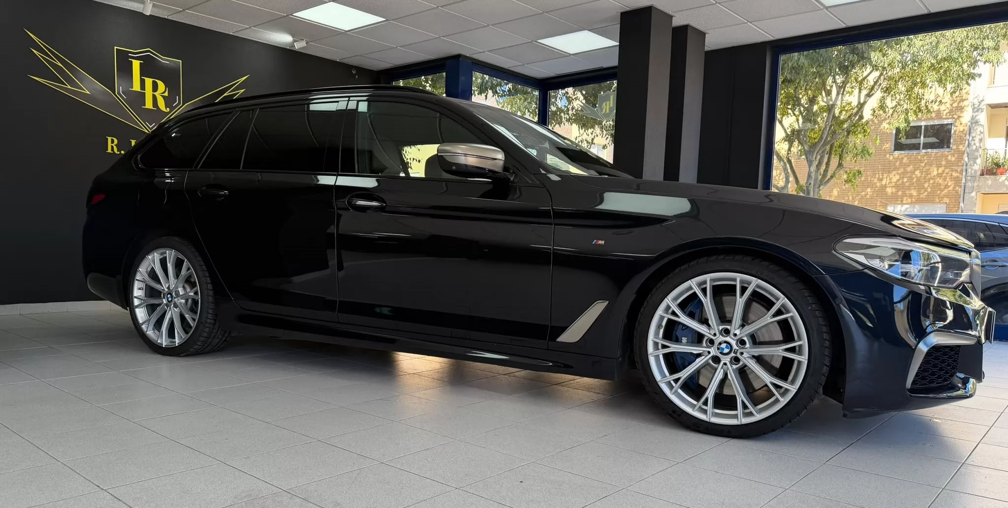 BMW M550d xDrive Touring Aut. - foto 3